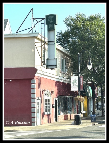 Town Pub, Broken Sign, Broad Street, Bloomfield NJ, 2023 © A Buccino